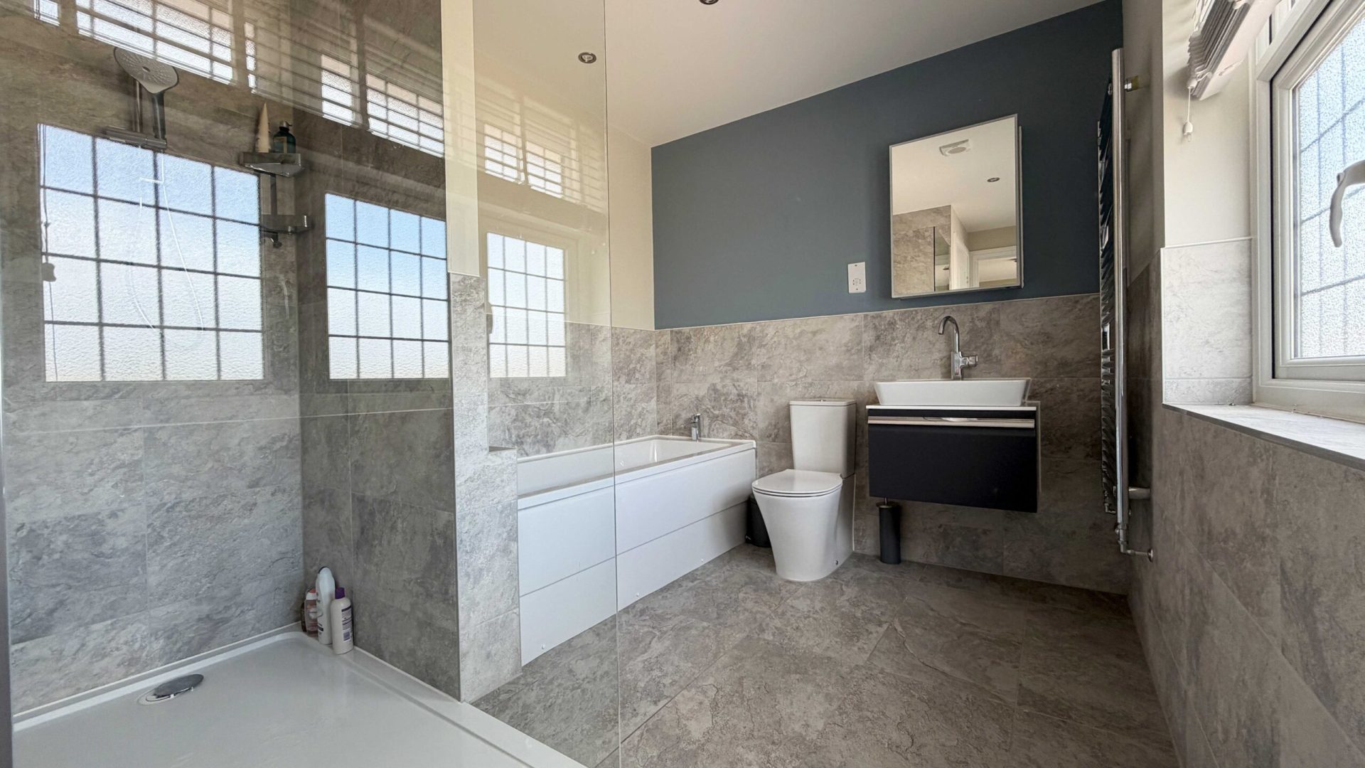 10. Ensuite