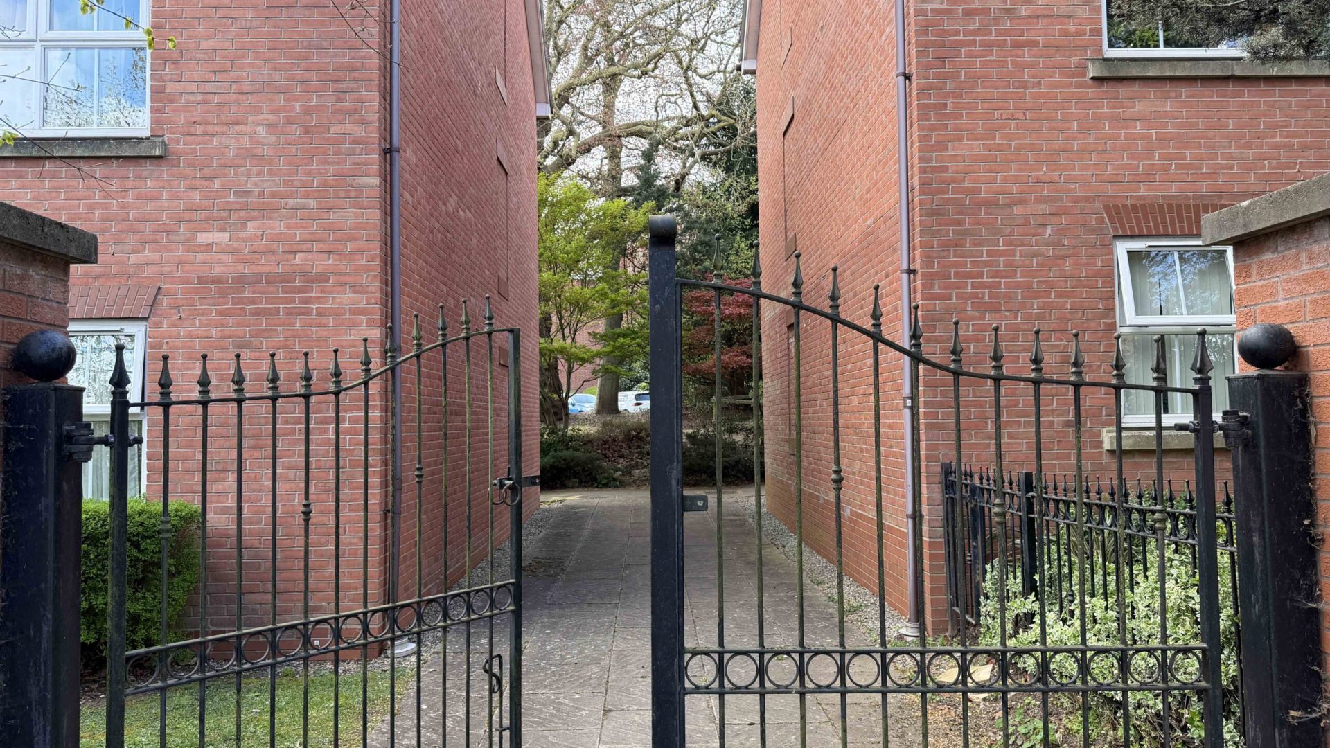 11. Gates