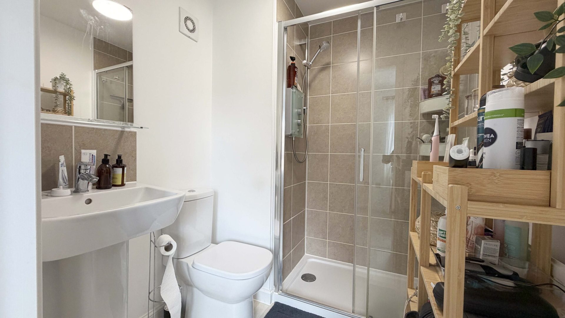 7. Ensuite