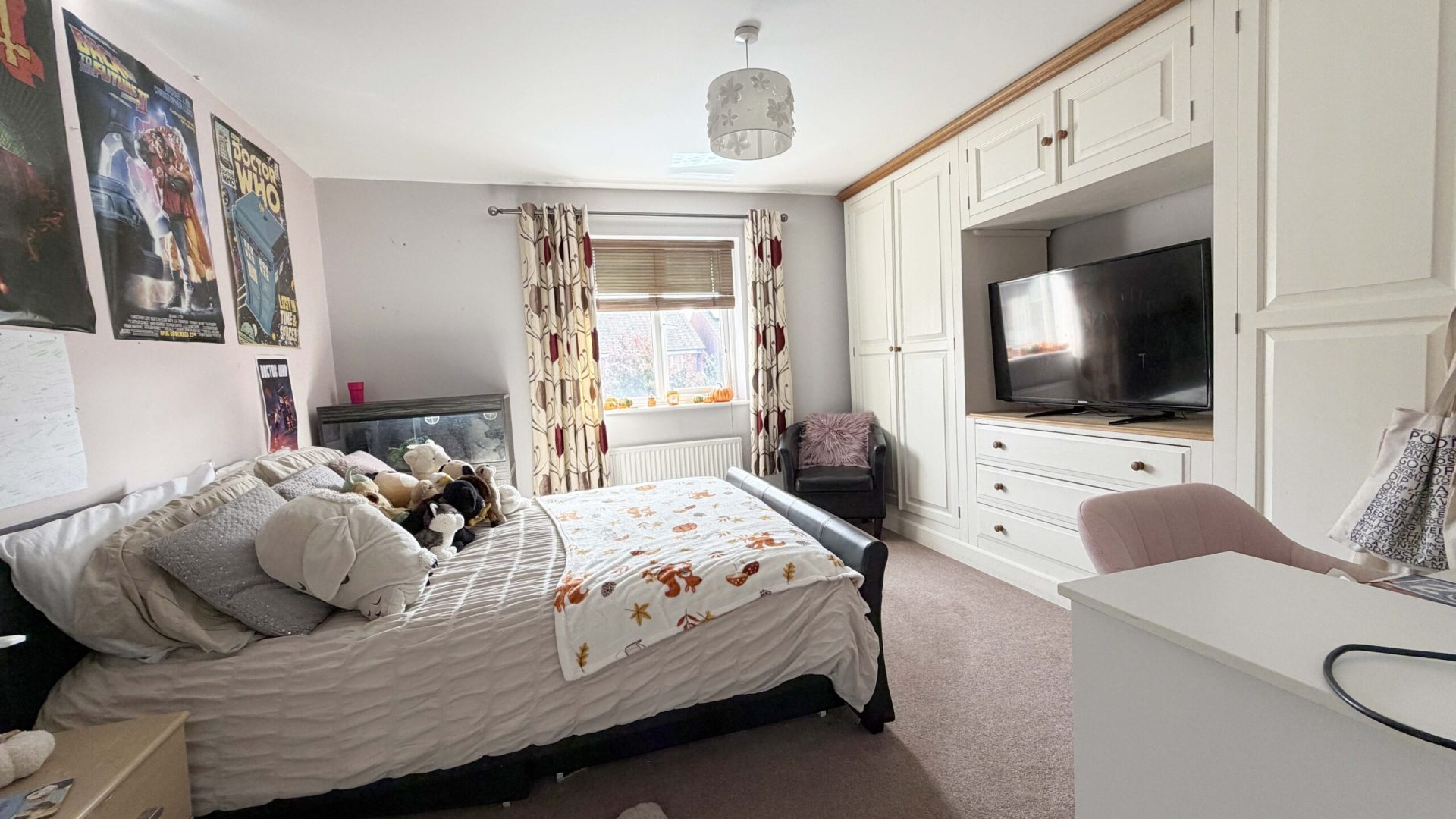 9. Bed 2
